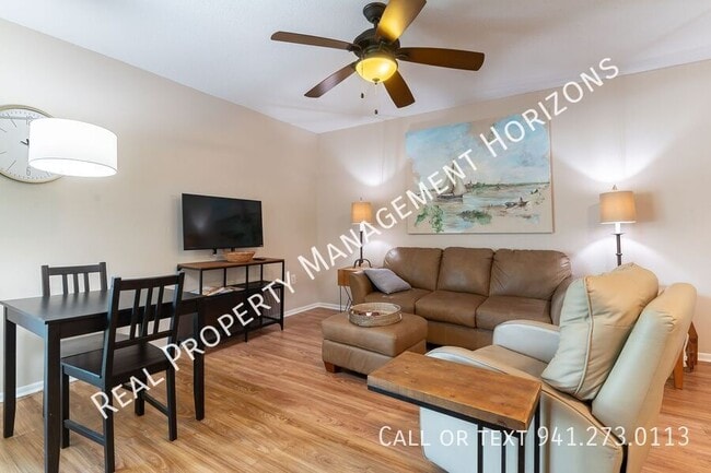 Photo - 2121 Wood St
