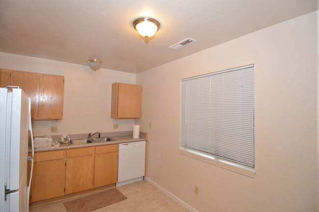 Photo - 1720 West St Unit A
