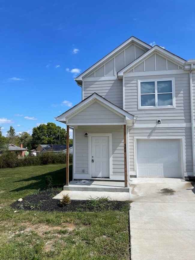 Building Photo - 3 Bedroom 2.5 Bath Townhouse in Columbia! Available for Move-In 1/1/2026!