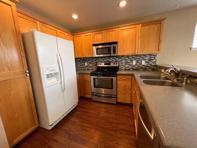 Photo - 16895 NW Oak Creek Dr