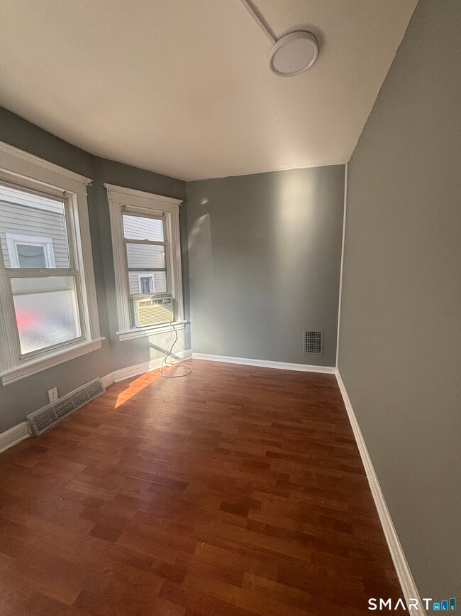 Photo - 473 Putnam St