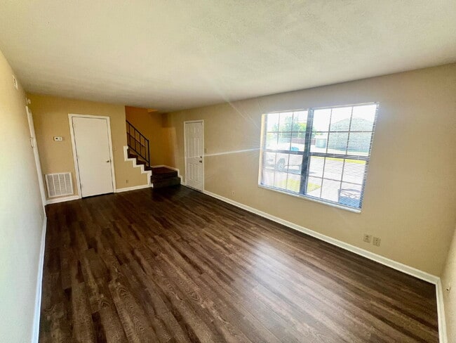 Photo - 351 PEABODY DRIVE UNIT 5 (3 BEDROOM UNIT)