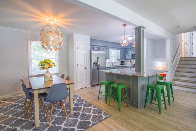 Open kitchen - 8800 Nightingale Ln