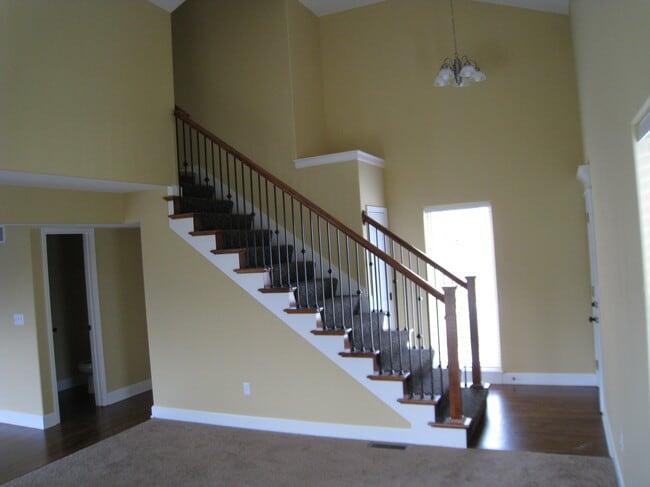 Photo - 613 S Meadowbrook St