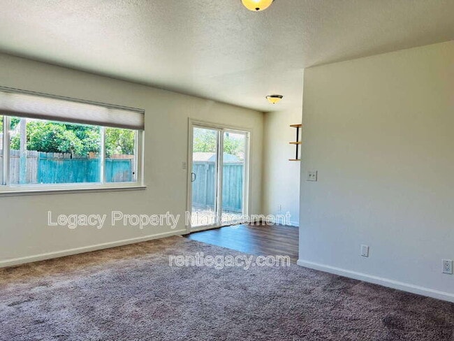 Photo - 9012 Alderson Ave