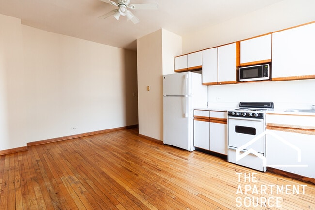 Photo - 634 W Barry Ave