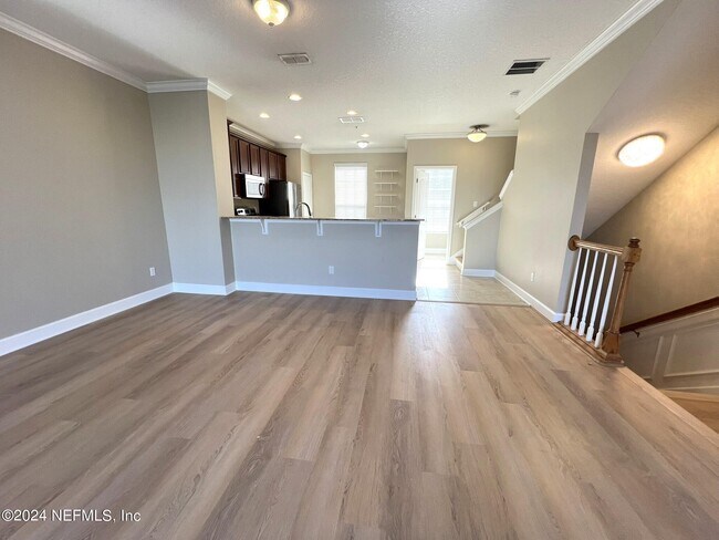 Photo - 4462 Ellipse Dr