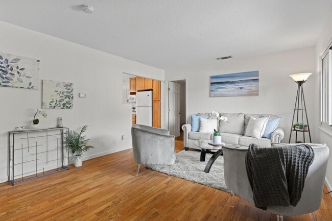 Photo - 1813 Beech St