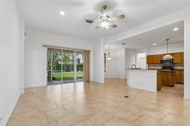 Photo - 2204 Elizabeth Way