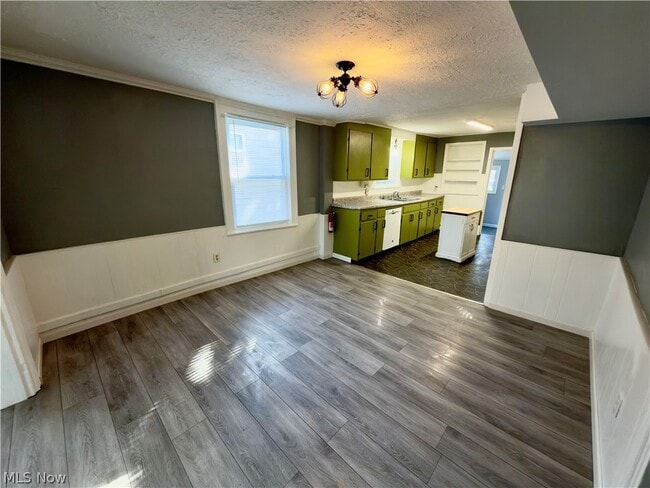 Photo - 142 Beaver Ct