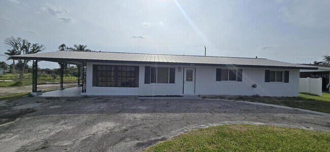 Building Photo - 3413 Areca St Rental