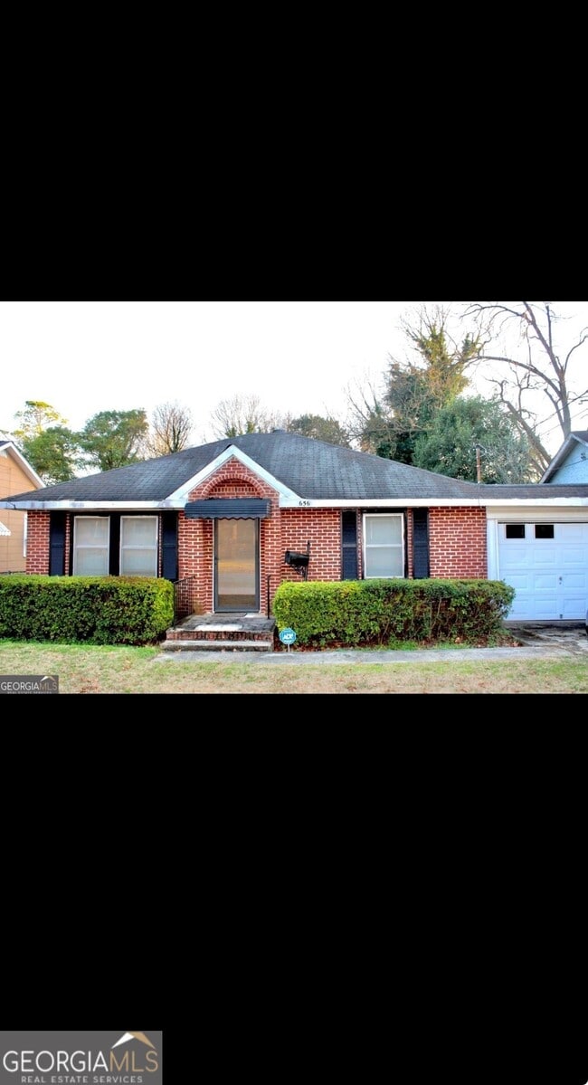 Building Photo - 656 Villa Esta Ave