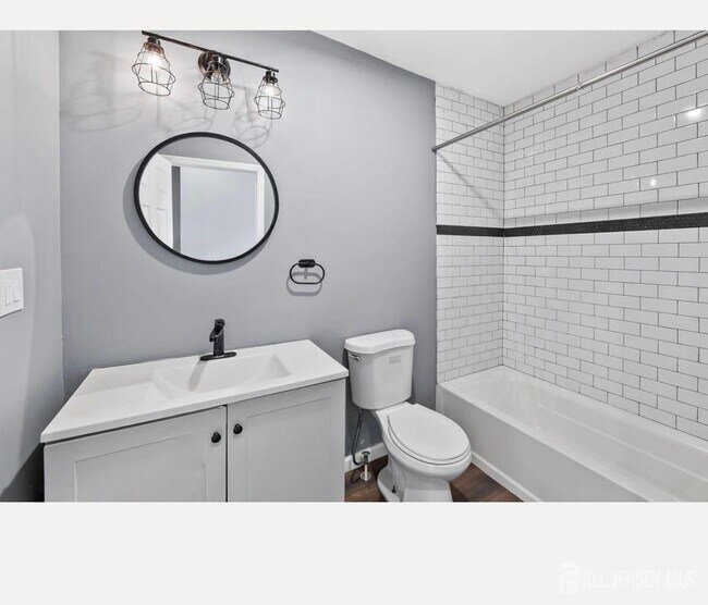 487 S 17th St Unit 2 FL
