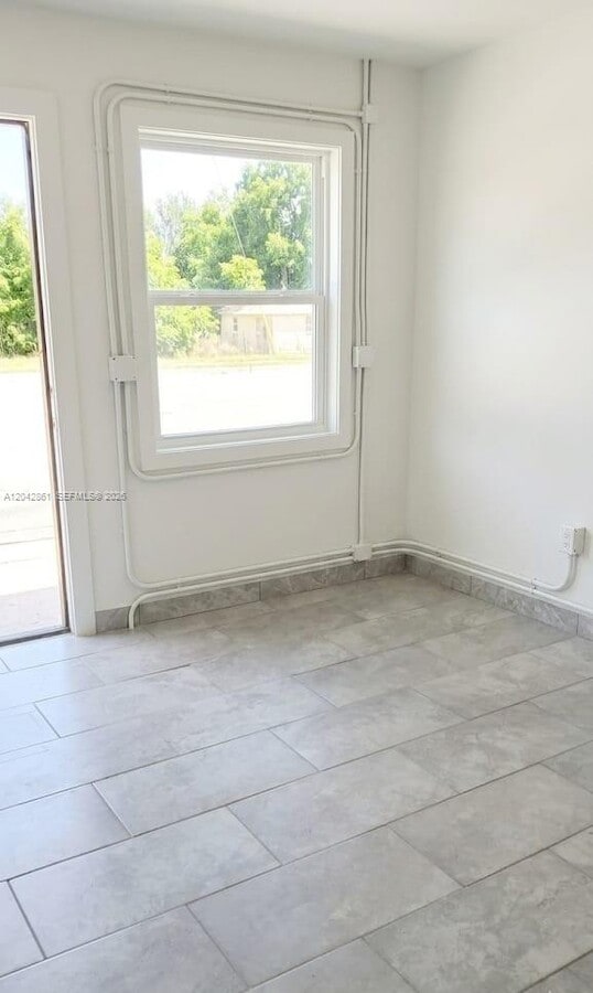 Photo - 240 SW 6th St Unit 1