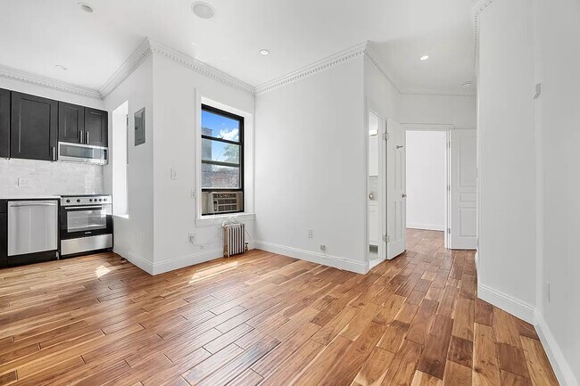 102 Christopher Street - 102 Christopher Street Apartment Unit 2A