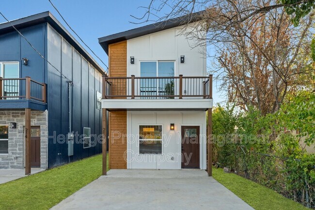 Photo - 212 Cooper St