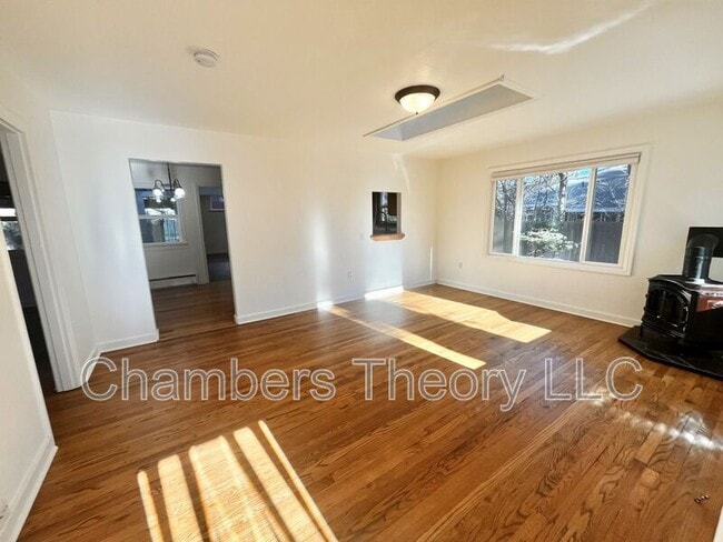 Photo - 1252 NW Milwaukee Ave