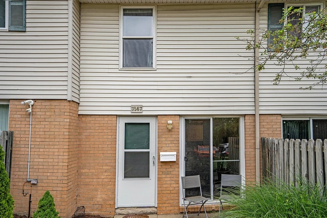 Building Photo - 3567 Kenbrooke Ct Unit 3567