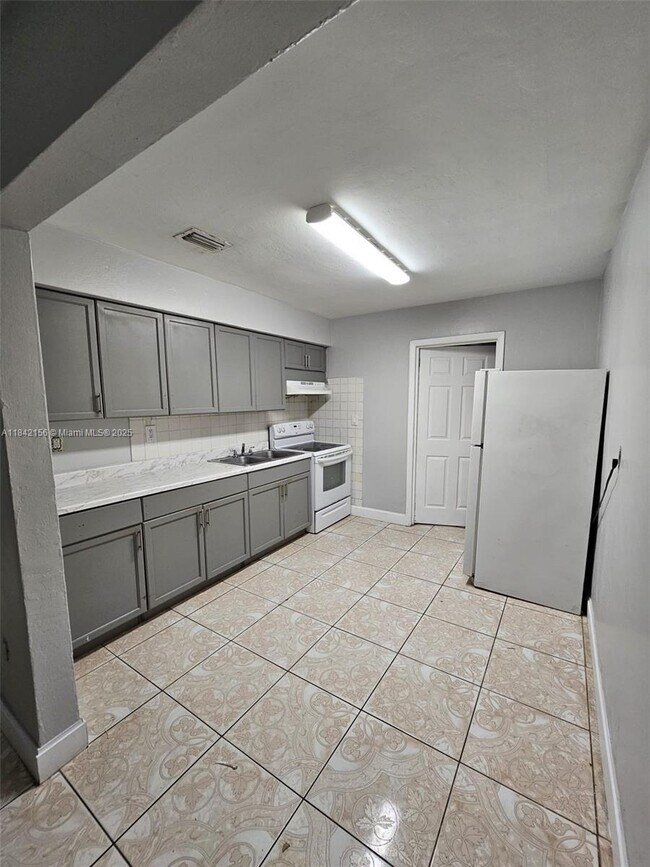 Photo - 482 NE 136th St Unit 482