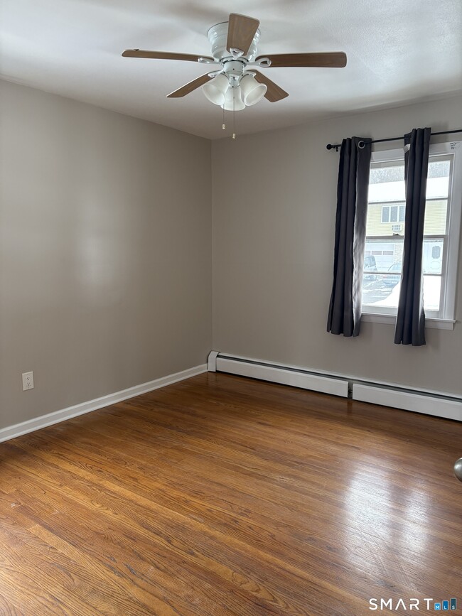 Photo - 44 Maywood Ln