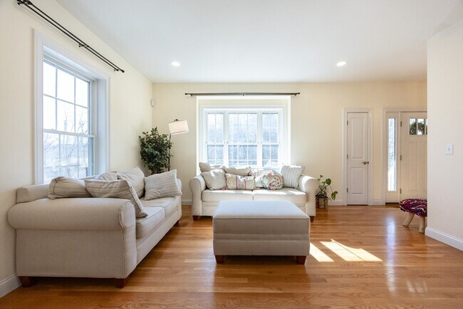 Photo - 153 Water St