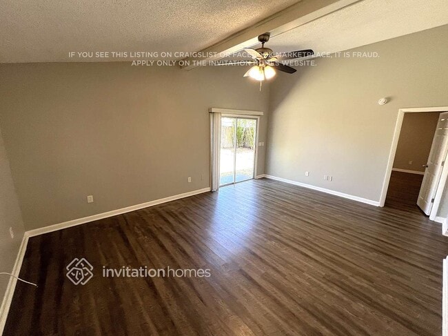 Photo - 11678 104th St