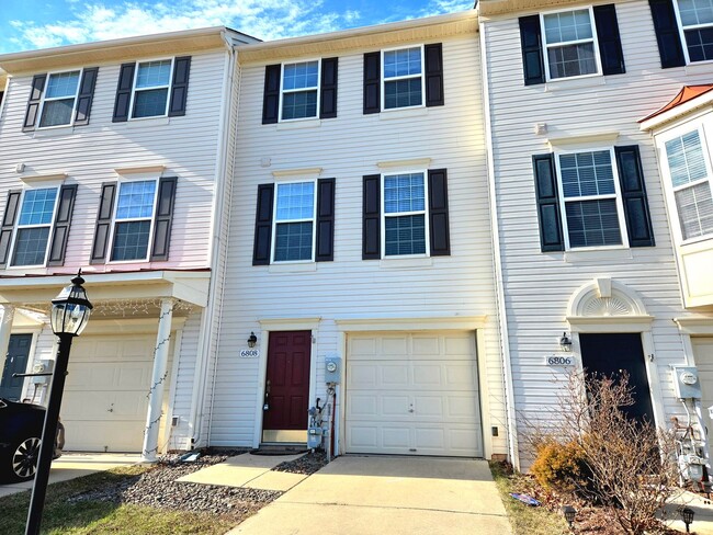 Lovely 2 BR/2.5 BA Townhome in Glen Burnie! - Lovely 2 BR/2.5 BA Townhome in Glen Burnie!