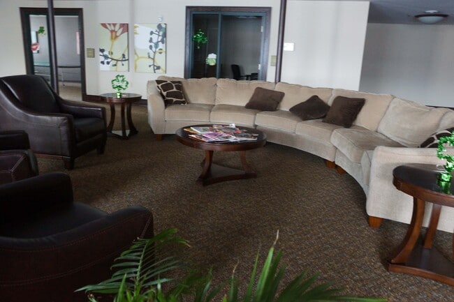 Photo - 477 First Ave N-#477 Unidad #477