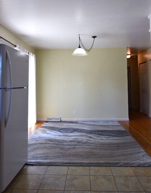 Photo - 827 Golden Hill St