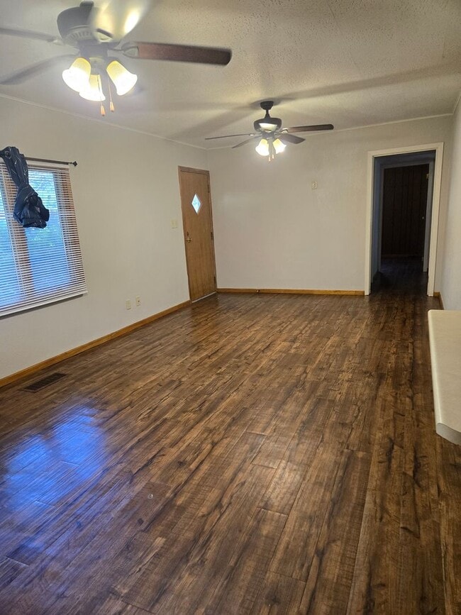 Photo - Cozy 3 Bedroom on Corner lot