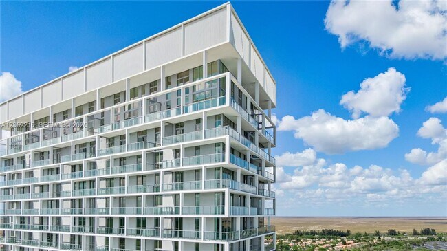 Photo - 2000 Metropica Wy Unit 2010