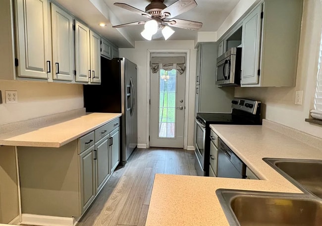 Photo - 716 Vallevista Ave