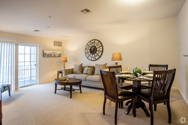 Summit at Glenwyck - Summit at Glenwyck Apartments