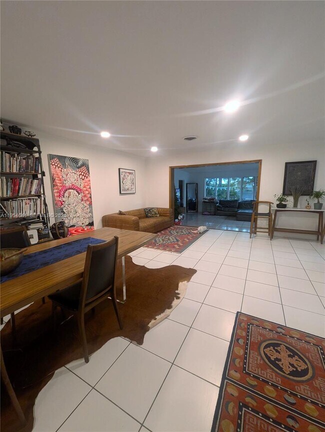 Photo - 220 SE 1st St