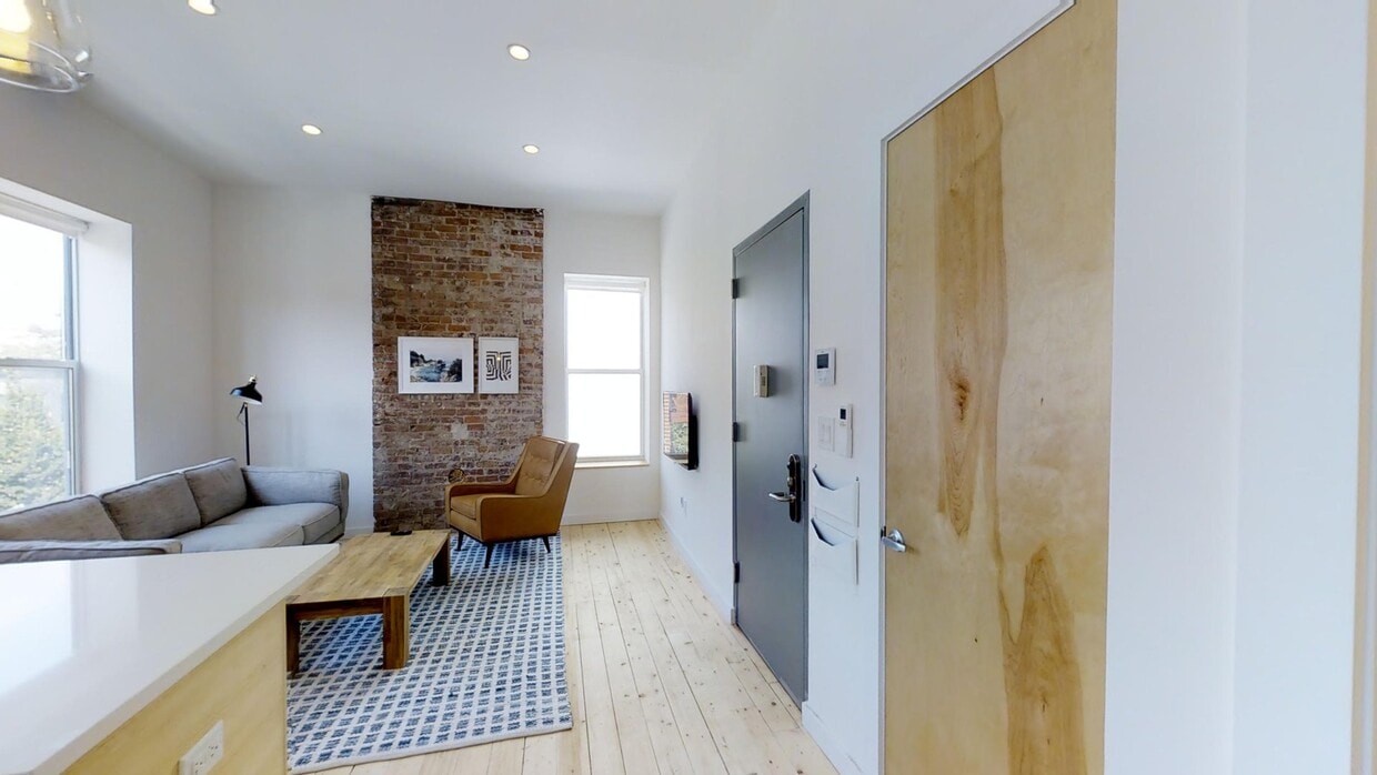 Photo - Private bedroom in 5 bed/2 bath Home