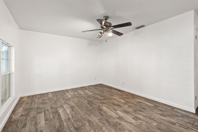 Photo - 5803 Wellington Dr