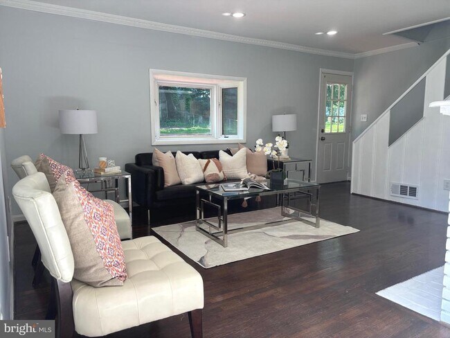 Photo - 5702 Denfield Rd