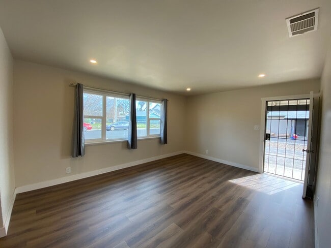 Photo - 2bed/1bath duplex 1 block from Vaca High S...