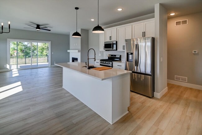 Photo - 2949 Blue Grass Dr