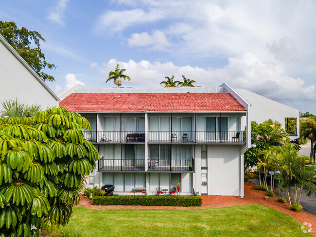 Building Photo - The Palms at Forest Hills Rental