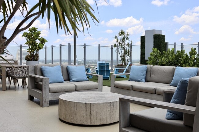 Photo - SkyHouse Channelside