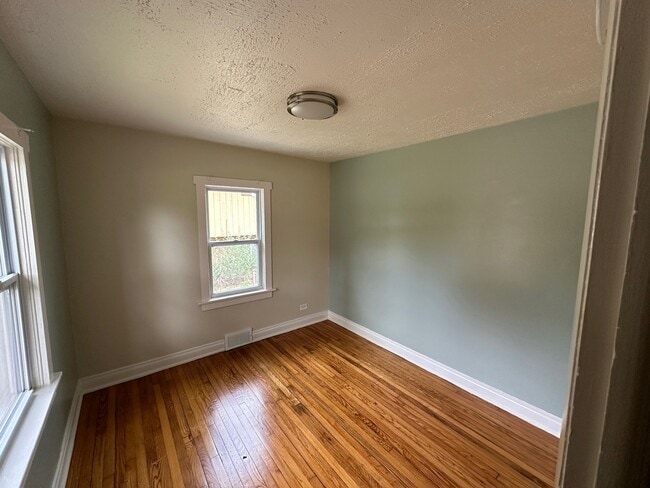 Photo - 203 Bonnie Brae Ave