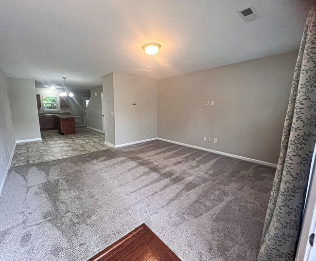 Photo - Lovely 2 bedroom 2 1/2 bathroom Townhome in Northeast Greensboro!