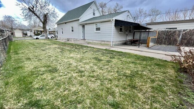 Photo - 4668 Sherman St