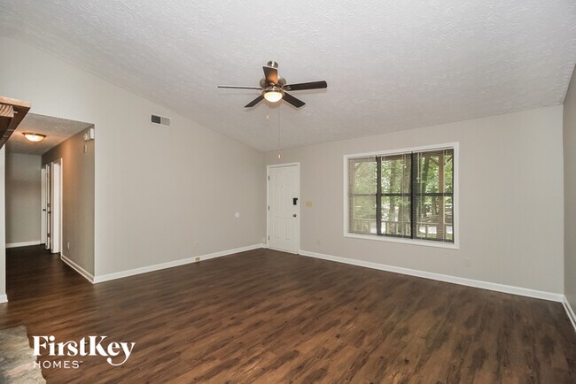 Photo - 1049 Rolling Green Dr