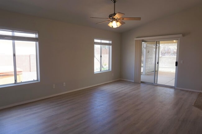 Photo - 1388 Skyline Ave