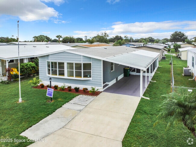 Building Photo - 911 Hyacinth Cir Rental