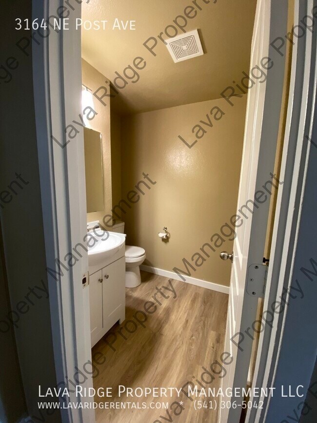 Photo - 3164 NE Post Ave