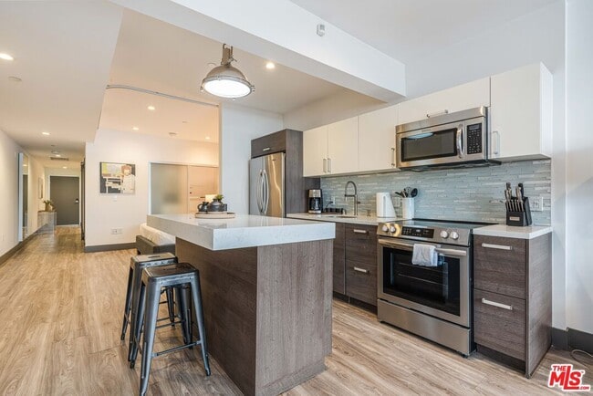 Photo - 932 S Hill St Unit 404