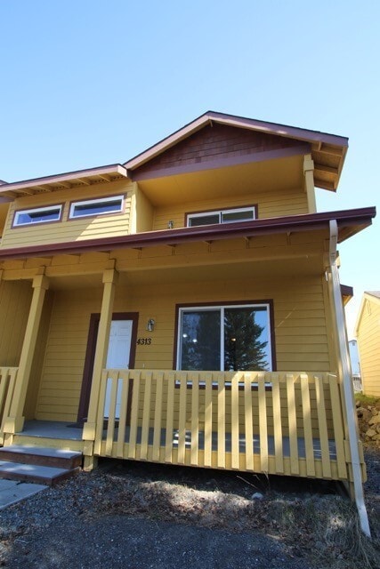 Building Photo - 3 Bedroom Townhouse near Midtown!